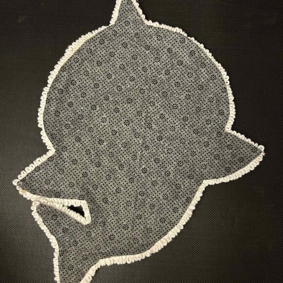 Handmade Mommy Shark Loop Pile Tufted Rug 19"x15" - Picture 4 of 4